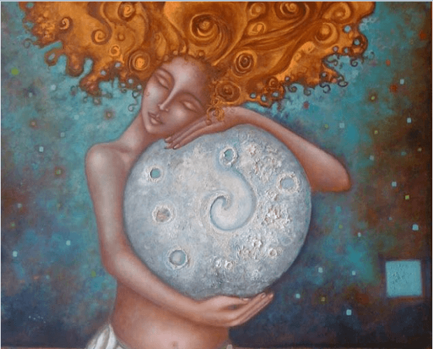 Mujer con luna gigante